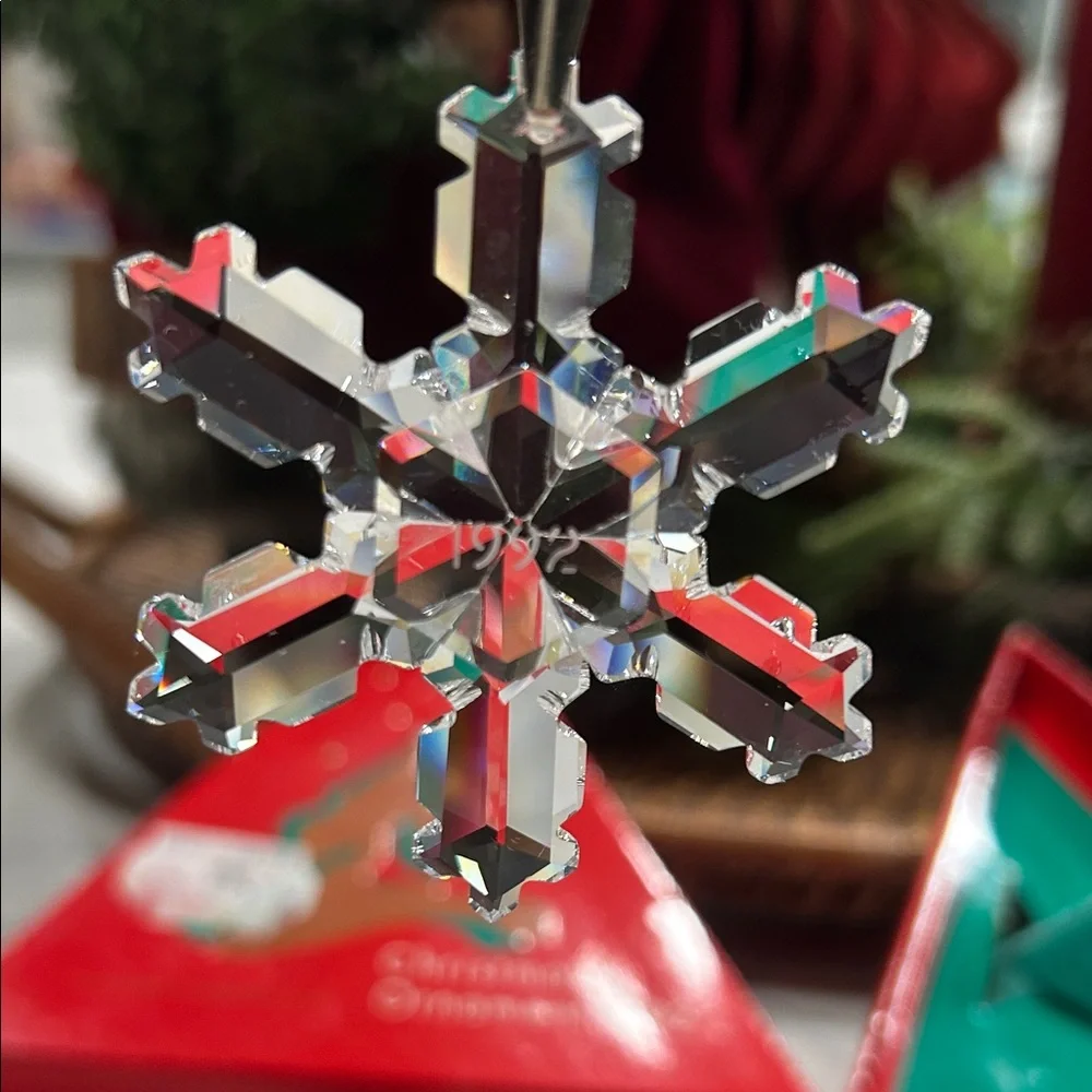 Limited Edition 1992 Swarovski Iridescent Crystal Snowflake Ornament - Picture 2 of 7